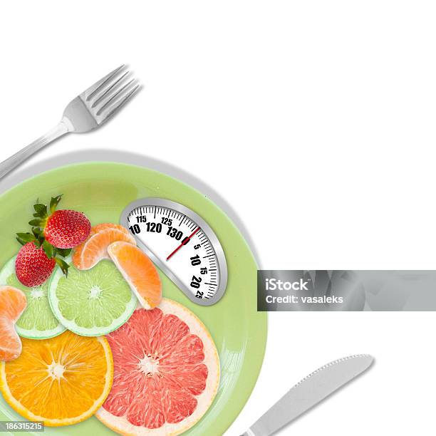 Concetto Di Dieta Piatto Con Scale - Fotografie stock e altre immagini di Adulto - Adulto, Alimentazione non salutare, Basso - Posizione descrittiva