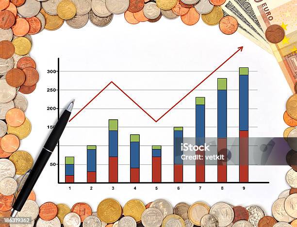 Pieniądze I Graph Wykres - zdjęcia stockowe i więcej obrazów Banknot - Banknot, Banknot USA, Biznes