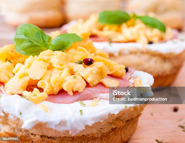 Sanduíche De Ovos - Fotografias de stock e mais imagens de Alimentação Não-saudável - Alimentação Não-saudável, Almoço, Amarelo