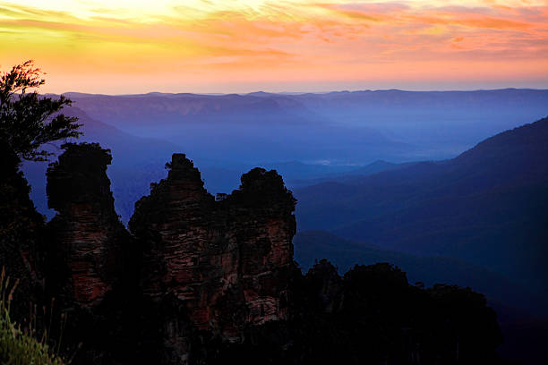 istock Dawn sunrise silhouettes the Three Sisters Blue Mountains Australia 186320422