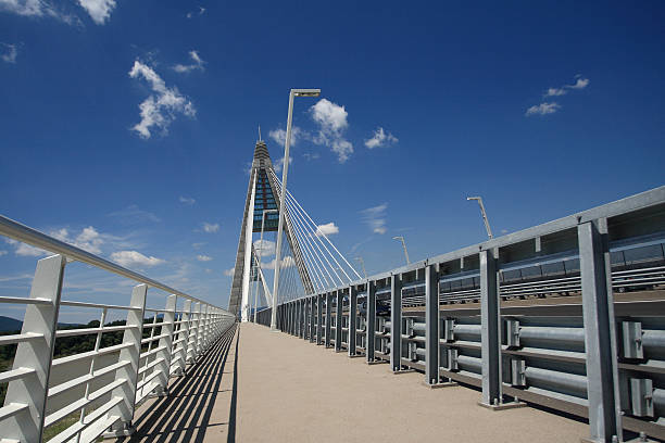 istock Detail of bridge (Hungary) 186323328