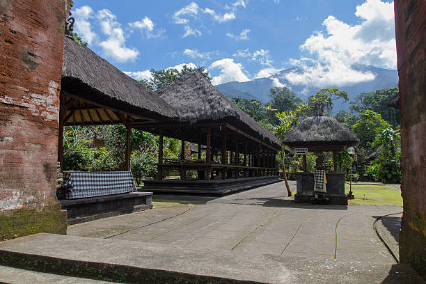 istock Luhur Batukaru Temple 186326243