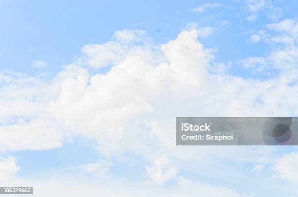 Photo libre de droit de Cloud banque d'images et plus d'images libres de droit de Bleu - Bleu, Climat, Cumulus