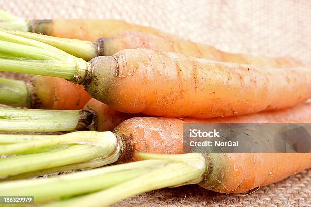 Cenouras Baby - Fotografias de stock e mais imagens de Alimentação Saudável - Alimentação Saudável, Beta-caroteno, Cenoura