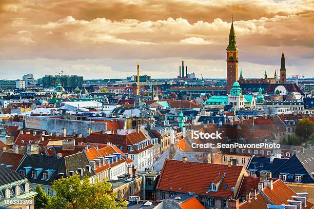 Horizonte De Copenhague Foto de stock y más banco de imágenes de Copenhague - Copenhague, Dinamarca, Panorama urbano