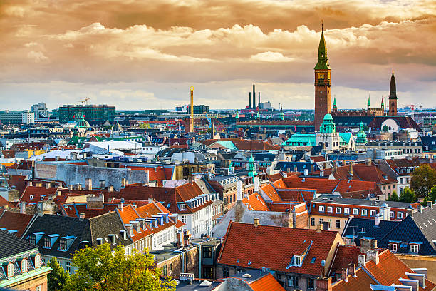 skyline di copenhagen - denmark foto e immagini stock