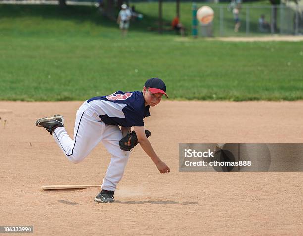 청소년 Baseball Playerpitcher 클리핑 경로를 야구에 대한 스톡 사진 및 기타 이미지 - 야구, 야구공, 투수