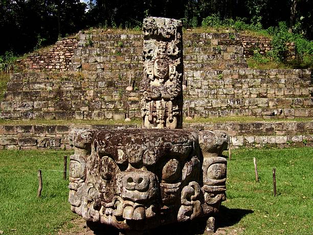 istock Stele, Copan Maya site Honduras 186341768
