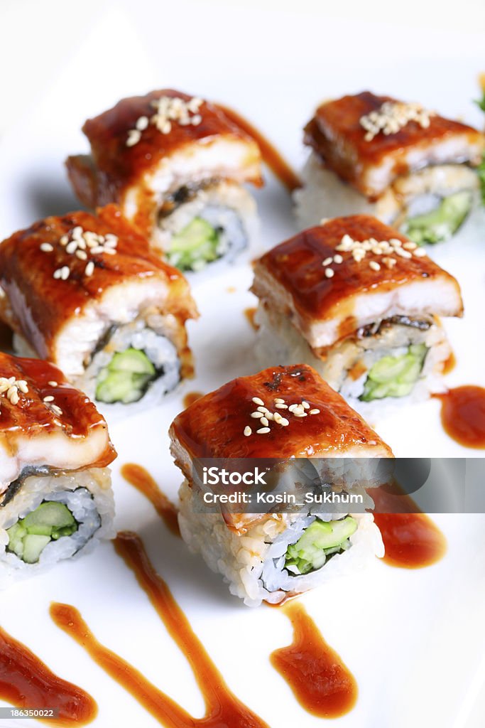 Dragon rollo de Sushi - Foto de stock de Alimento libre de derechos