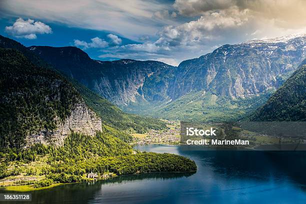 Das Dorf Befindet Sich Im Central Valley Stockfoto und mehr Bilder von Balkan - Balkan, Berg, Blau