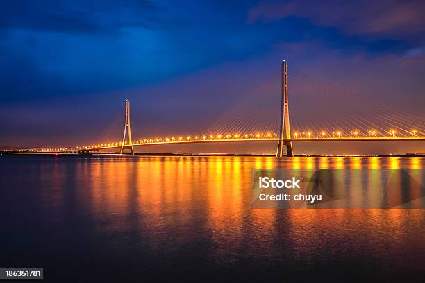 斜張橋夜 - つり橋のストックフォトや画像を多数ご用意 - つり橋, コンクリート, 中国