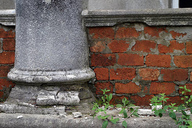 istock Part of the old building 186355538