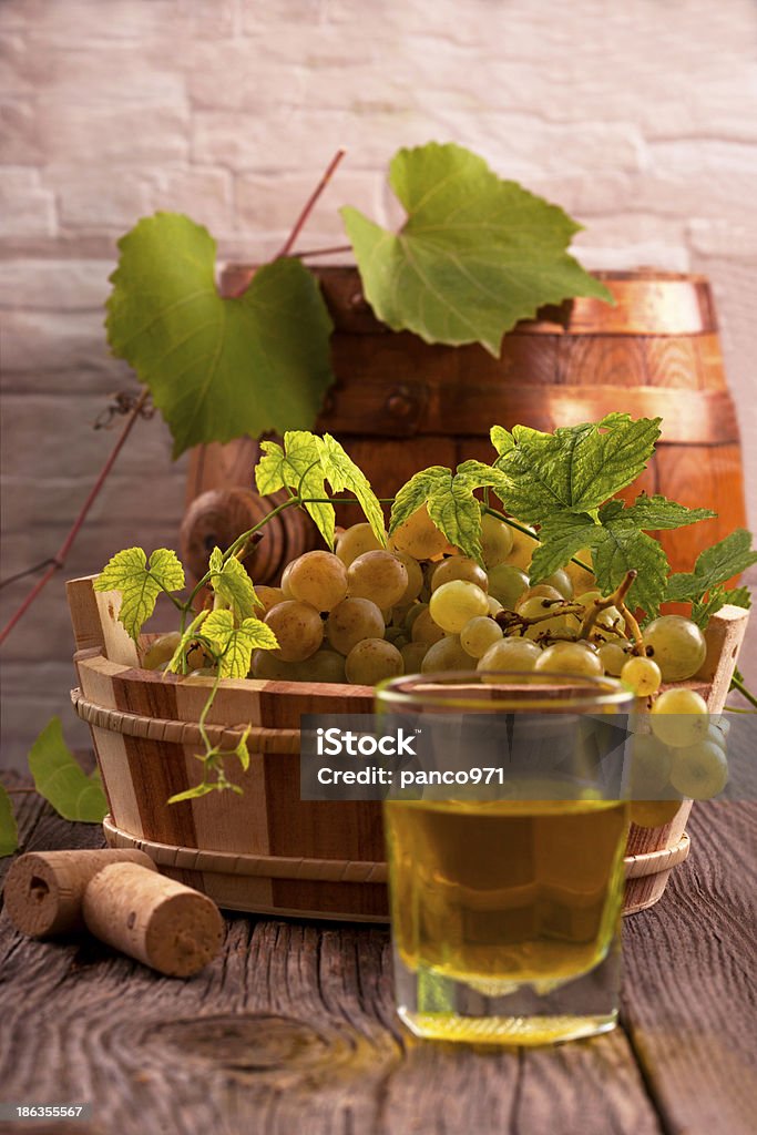 Uvas e vinhos - Foto de stock de Antigo royalty-free