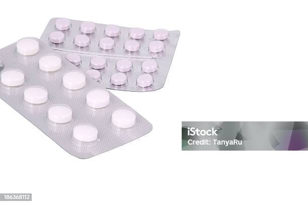 Zwei Blasen Von Tabletten Nahaufnahme Stockfoto und mehr Bilder von Antibabypille - Antibabypille, Antibiotikum, Blase - Verletzung