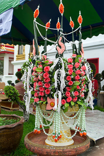 istock Phan garlands hundred rose bushes. Hearts as one. 186375258