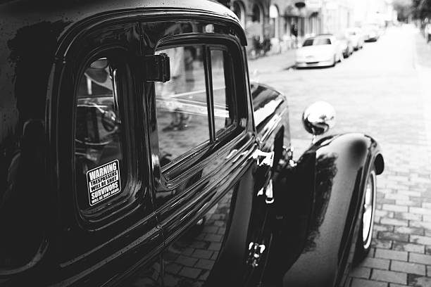 istock Classic car with a warning sticker against trespassers 186387198
