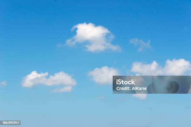 Cielo E Nuvole - Fotografie stock e altre immagini di Ambientazione esterna - Ambientazione esterna, Bellezza naturale, Bianco