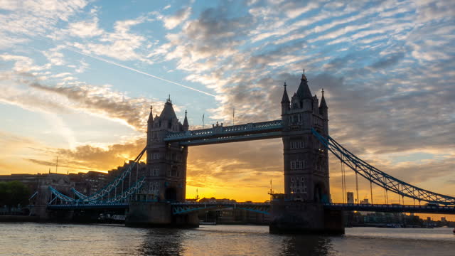 4k Time-lapse : Tower bridge in London England UK