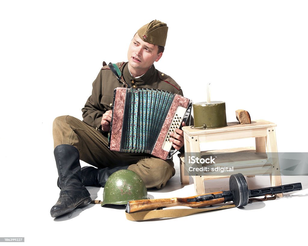 Soldat à l'accordéon - Photo de 1940-1949 libre de droits