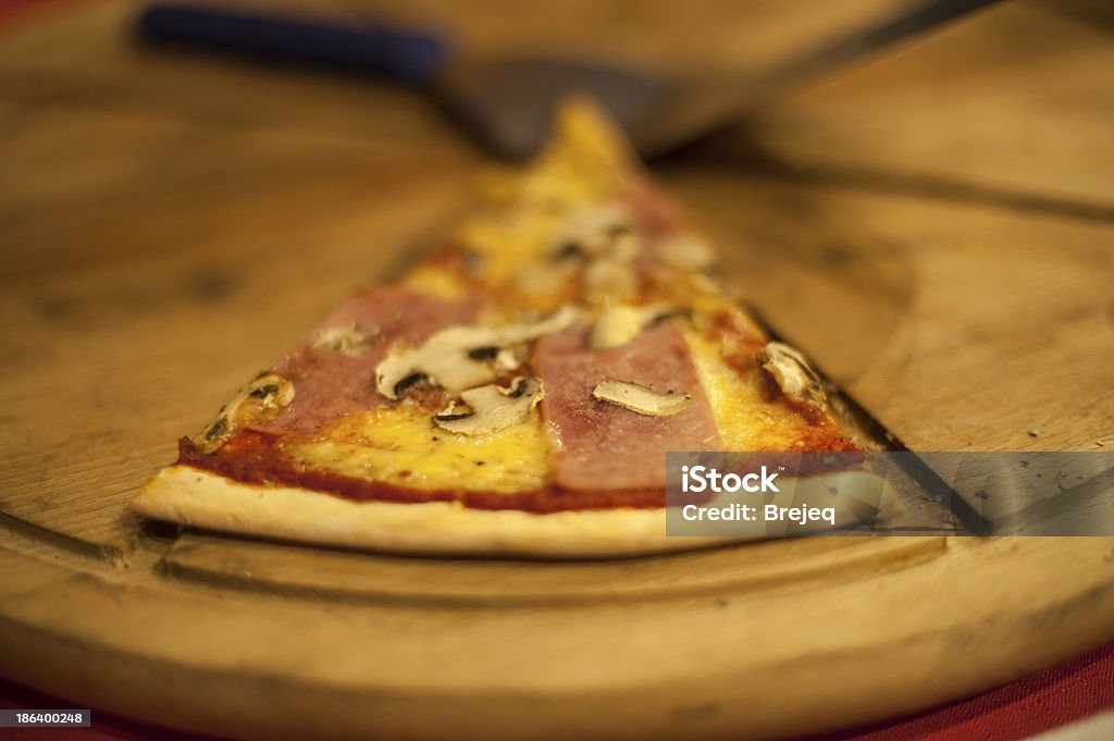 Pedaço de pizza - Foto de stock de Alimentação Não-saudável royalty-free