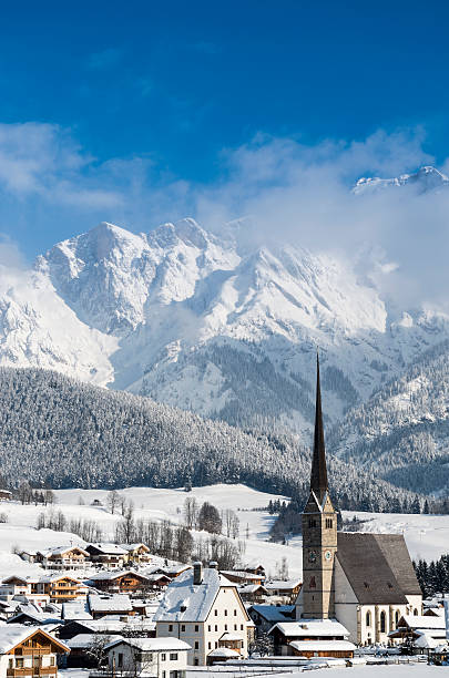 冬のマリア alm - tirol winter nature landscape ストックフォトと画像