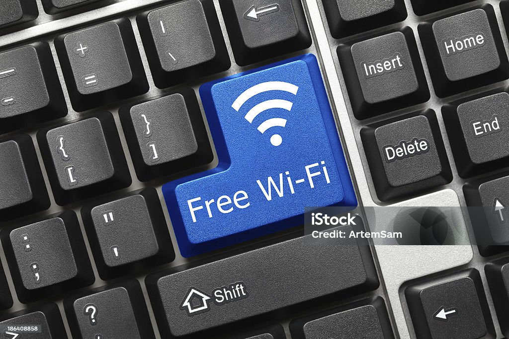 概念的なキーボード－無料の Wi -Fi （青色キー) - つながりのロイヤリティフリーストックフォト