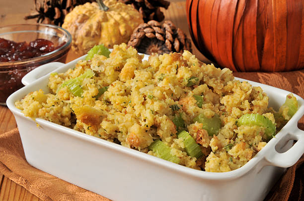 cornbread stuffing - stuffing стоковые фото и изображения