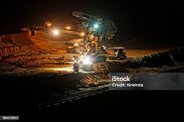 鉱山機械 - 鉱業のストックフォトや画像を多数ご用意 - 鉱業, 夜, 鉱山