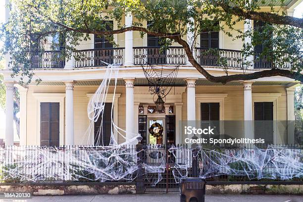 Foto de Garden District e mais fotos de stock de Ajardinado - Ajardinado, Arquitetura, Canteiro de Flores