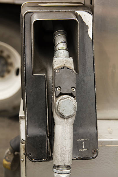 pump ugelli al distributore di benzina. - gas fuel pump labeling fuel and power generation foto e immagini stock