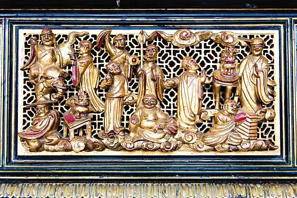 istock Ancient golden Chinese temple scuplture 186424067