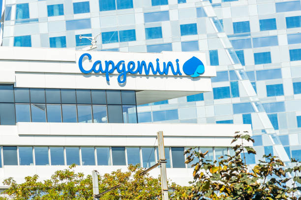 logo capgemini na budynku siedziby głównej pod paryżem, francja - capgemini zdjęcia i obrazy z banku zdjęć