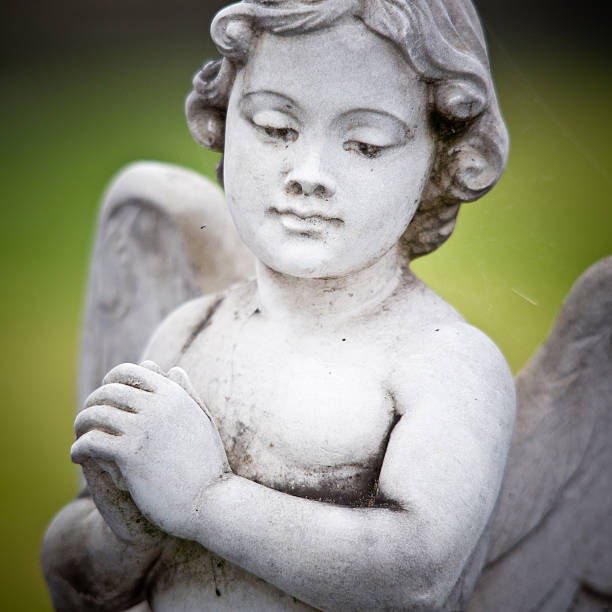 istock Beautiful Sculpture at a Melbourne Cemetery 186462643