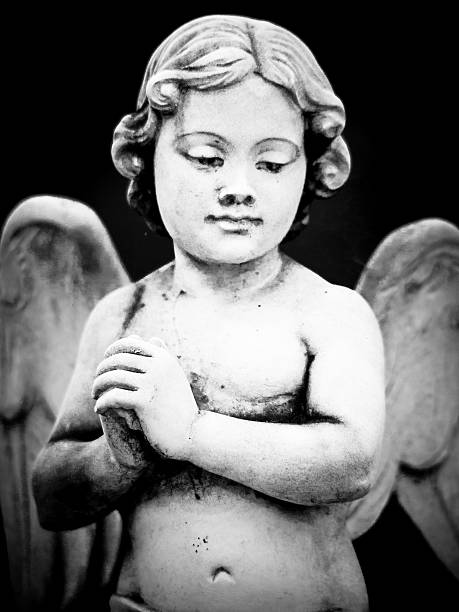 istock Beautiful Sculpture at a Melbourne Cemetery 186462738