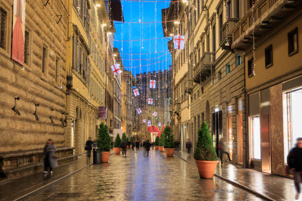 weihnachten in florenz, italien - holidays and celebrations church wall italy stock-fotos und bilder