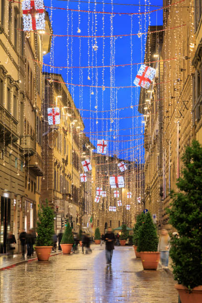 weihnachten in florenz, italien - holidays and celebrations church wall italy stock-fotos und bilder