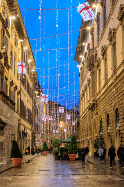 weihnachten in florenz, italien - holidays and celebrations church wall italy stock-fotos und bilder