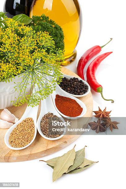 Colorido Hierbas Y Especias Selección Foto de stock y más banco de imágenes de Aceite de oliva - Aceite de oliva, Aceite para cocinar, Aderezo