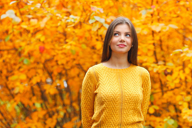 istock Autumn woman 186504717