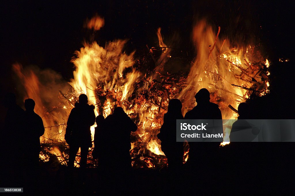 Fête de la Walpurgis nuit Feu de joie - Photo de Fête de la Walpurgis libre de droits