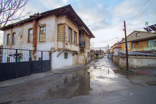 The historical house, built in the 1800s, was built in Karaman architecture and is one of the buildings that best describes the Karaman life culture in terms of its use.