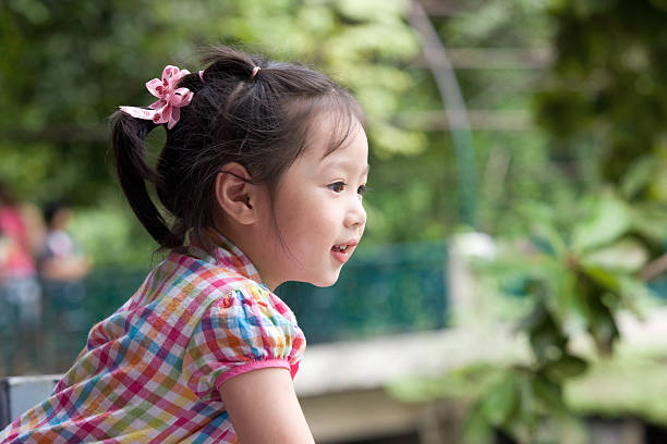 istock Little angel in the Dusit Zoo. 186533699