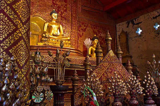 buddhasihink in wat phra singh, chiangmai - wat phra sing fotografías e imágenes de stock