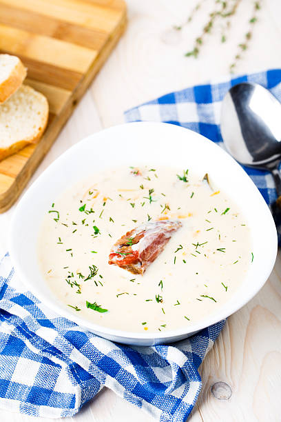 istock Cheese soup with smoked ribs 186537075