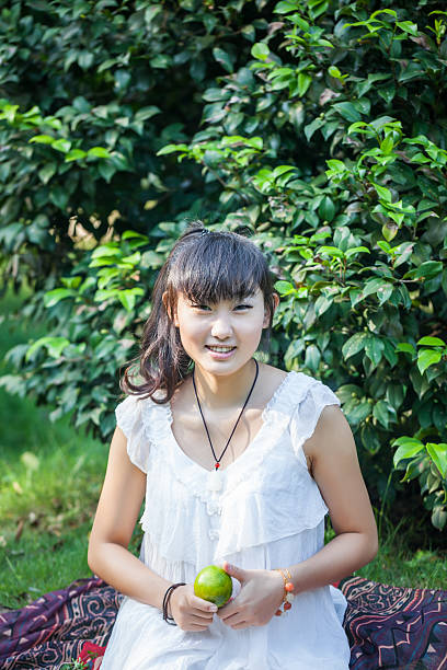 asiatique étudiante - footcloth photos et images de collection