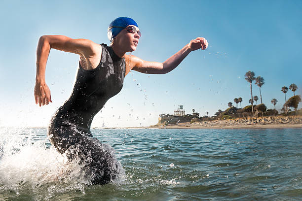 耐久性を示す - triathlete ストックフォトと画像