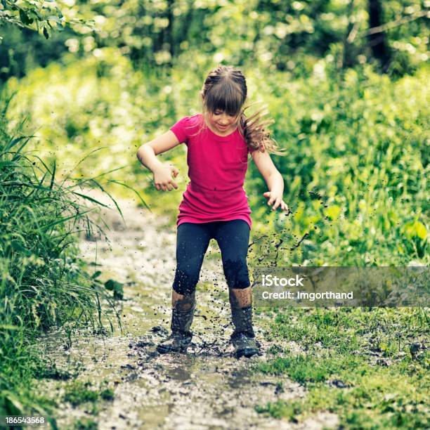 Spaß Mit Schlamm Stockfoto und mehr Bilder von Schlamm - Schlamm, 6-7 Jahre, Aktivitäten und Sport