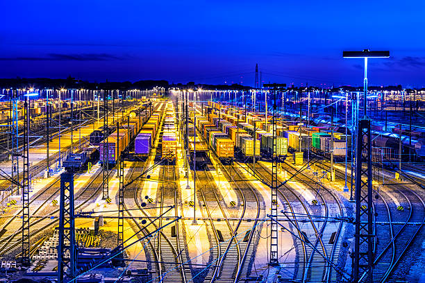 estación sunset - shunting yard freight train cargo container railroad track fotografías e imágenes de stock