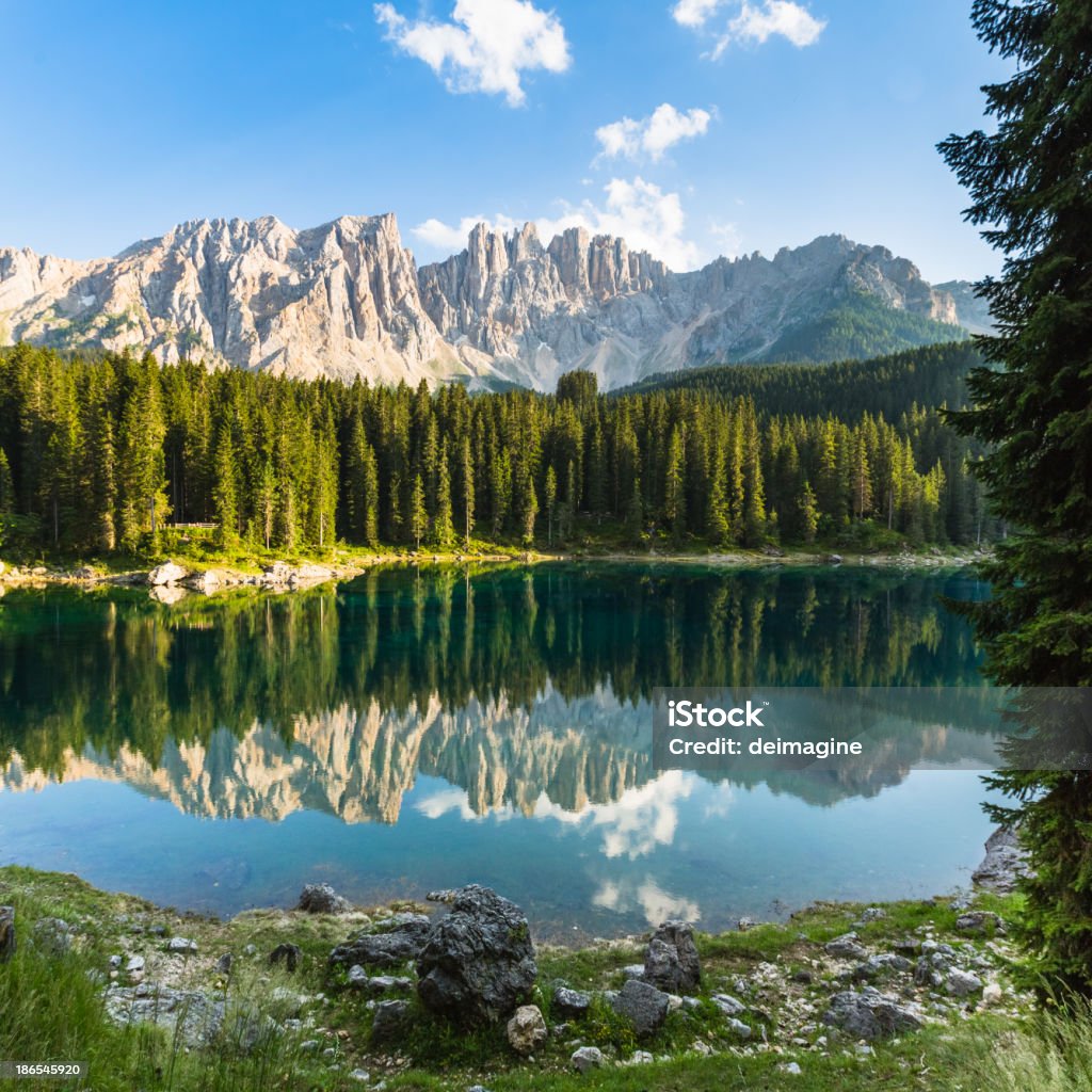 Dolomites lac alpin - Photo de Forêt libre de droits