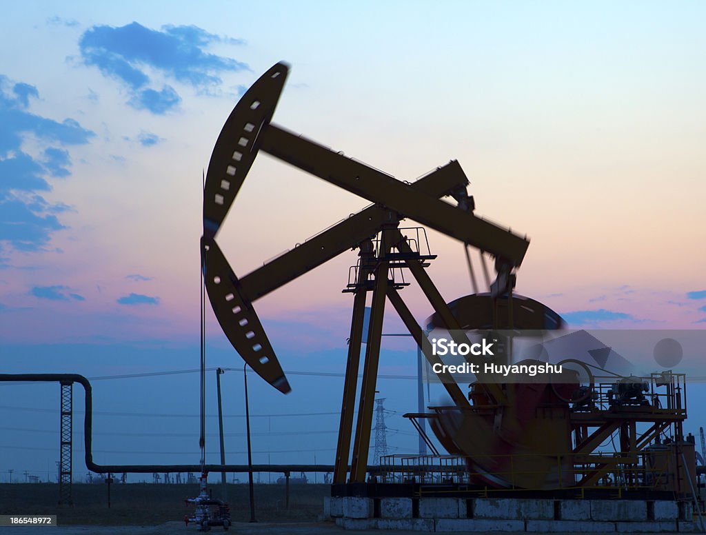 Pompe dell'olio - Foto stock royalty-free di Benzina